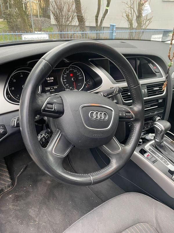 Gebraucht Audi A4 Ambiente 245 PS (180 kW) 2013 Blau Kombi