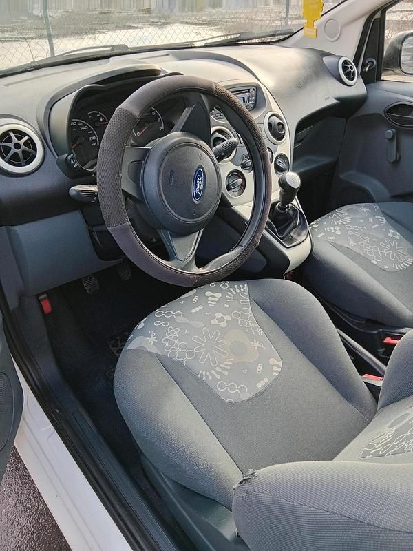 Gebraucht Ford Ka 60 PS (44 kW) 2010 Weiß Kleinwagen