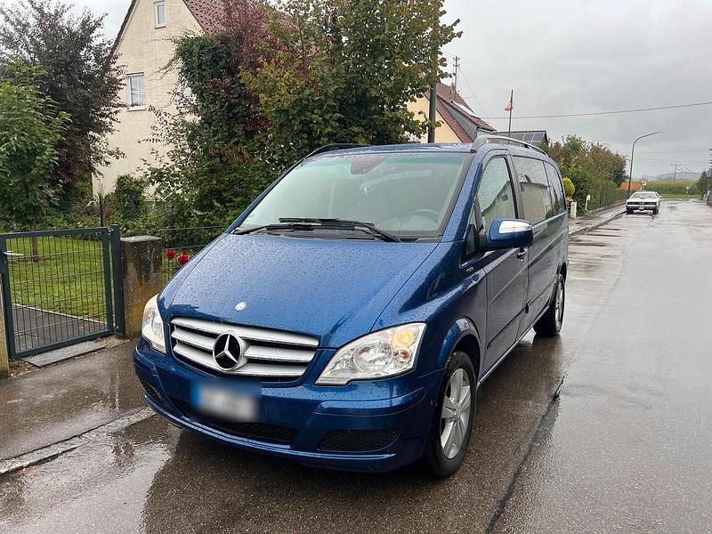 Blau Gebraucht 2012 Mercedes Viano Van / Kleinbus | 12.900 € (Superpreis) - Bild 1/4
