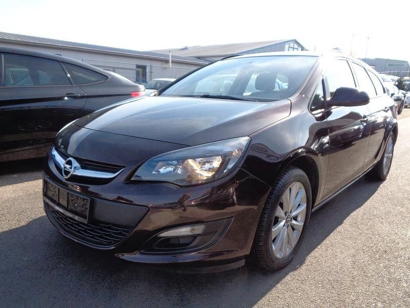 Gebraucht Opel Astra Active 140 PS (102 kW) 2013 Braun Kombi