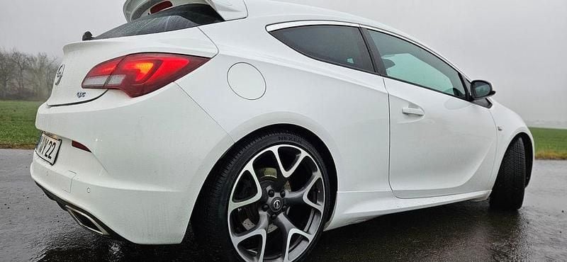 Gebraucht Opel Astra OPC 280 PS (205 kW) 2013 Weiß Limousine
