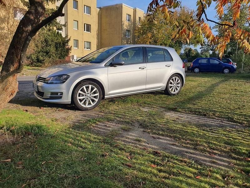 Gebraucht 2017 VW Golf VII Highline Limousine | 11.990 € (Guter Preis) - Bild 1/4