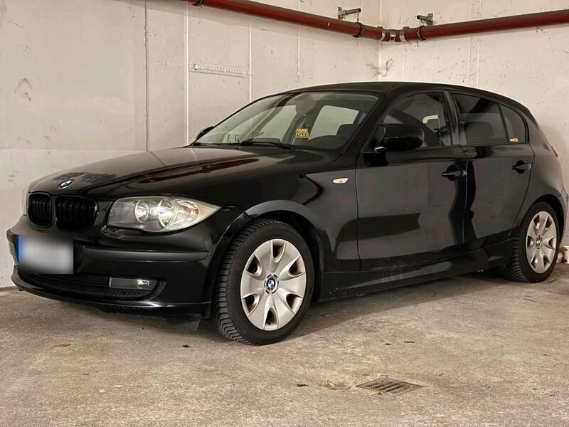 Schwarz Gebraucht 2009 BMW 116 Kleinwagen | 3.150 € (Fairer Preis) - Bild 1/4