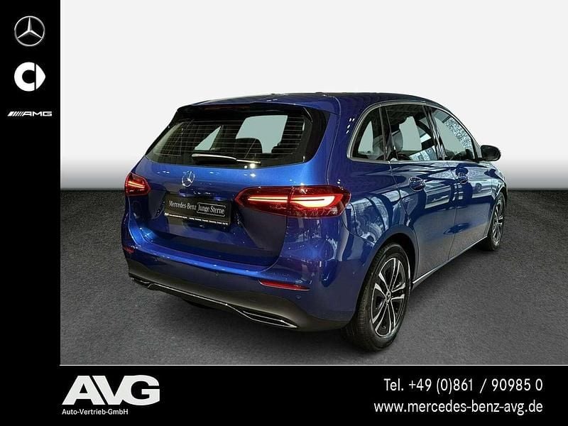 Gebraucht Mercedes B250 Progressive 224 PS (164 kW) 2024 Lack spektralblau Van / Kleinbus