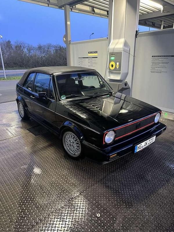 Schwarz Gebraucht 1992 VW Golf Cabriolet Sportline Cabrio | 8.900 € - Bild 1/4