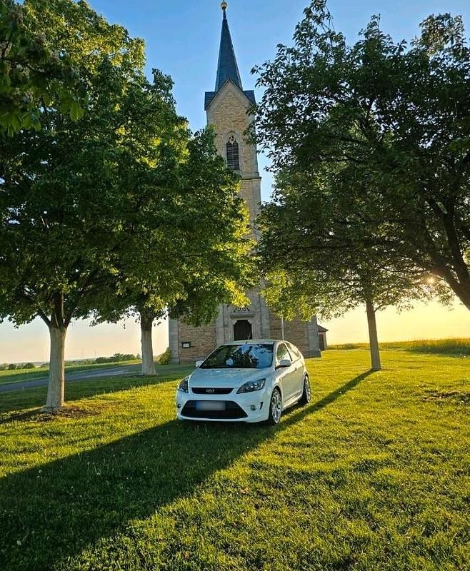 Gebraucht Ford Focus ST 226 PS (166 kW) 2010 Weiß Coupé