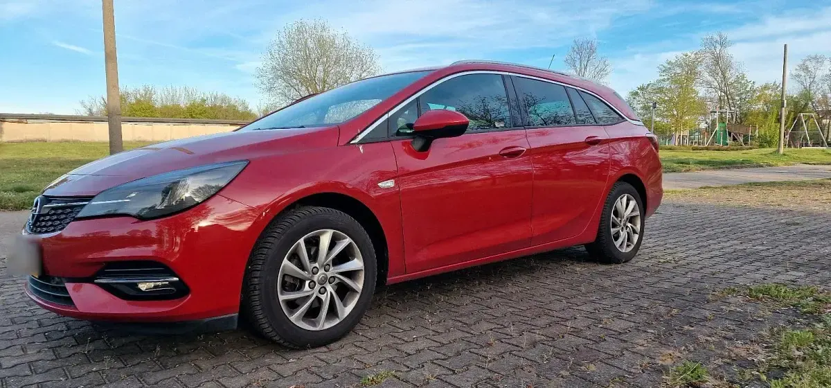 Używany Opel Astra 145 KM (106 kW) 2021 Czerwony Kombi