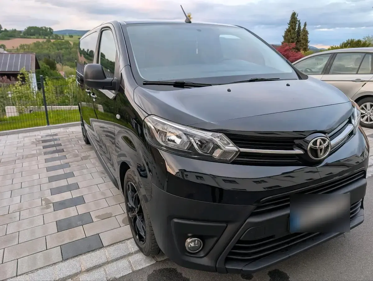 Gebraucht Toyota Proace Comfort 144 PS (105 kW) 2021 Schwarz Van / Kleinbus