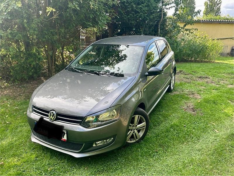 Grau Gebraucht 2012 VW Polo Match Kleinwagen | 7.777 € (Etwas zu teuer) - Bild 1/4