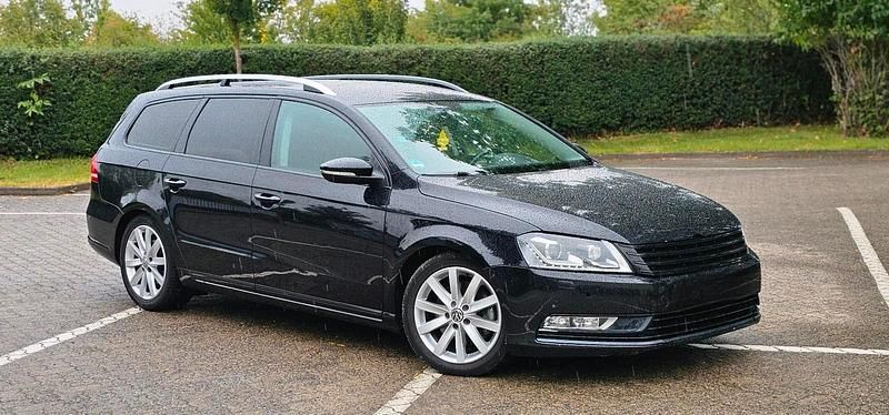 Schwarz Gebraucht 2014 VW Passat Kombi | 4.500 € (Superpreis) - Bild 1/4