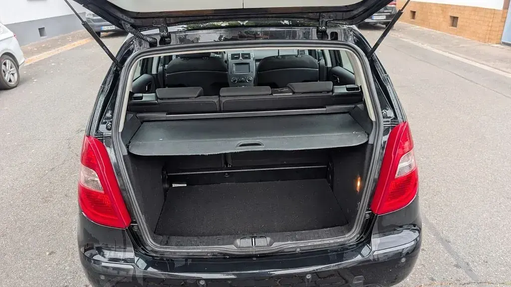 Gebraucht Mercedes A160 95 PS (69 kW) 2012 Schwarz Kleinwagen
