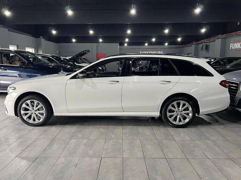 Gebraucht Mercedes E220 AMG 194 PS (142 kW) 2016 Weiß Limousine
