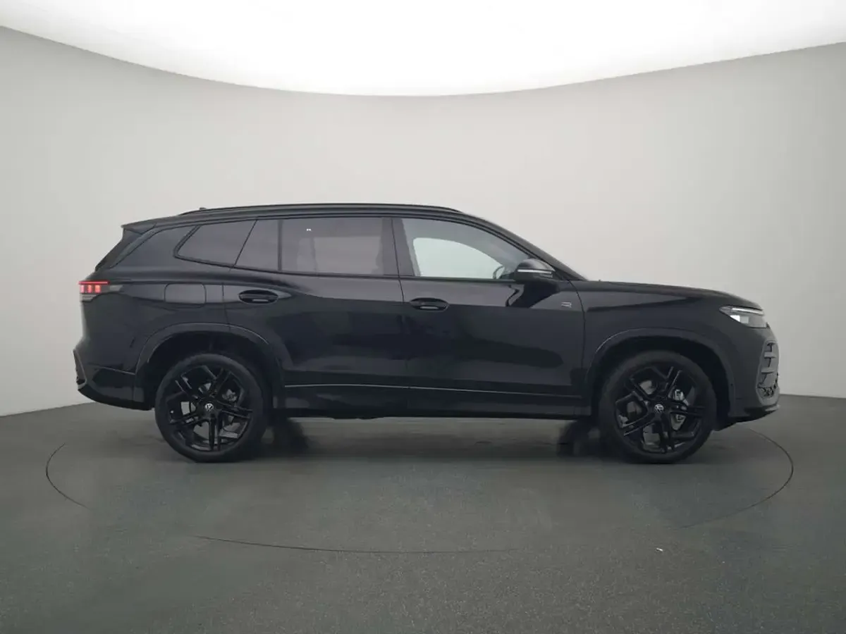 Gebraucht VW Tayron R-line 193 PS (141 kW) 2025 Schwarz SUV