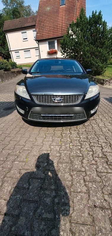 Grau Gebraucht 2010 Ford Mondeo Kombi | 4.200 € (Etwas zu teuer) - Bild 1/4