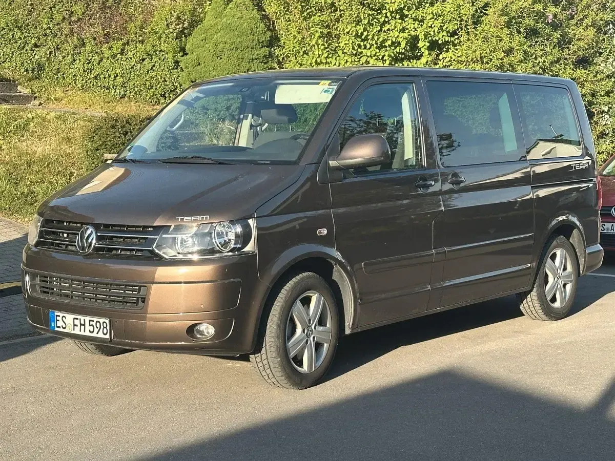 Używany VW T5 Team 179 KM (131 kW) 2011 Brązowy Van