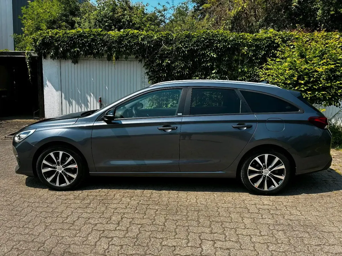 Gebraucht Hyundai i30 YES! 140 PS (102 kW) 2019 Grau Kombi
