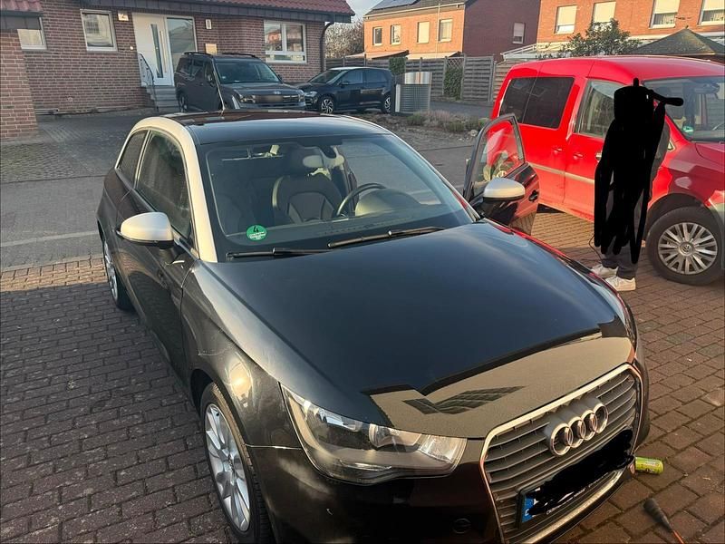 Usata Audi A1 86 CV (63 kW) 2011 Nero Utilitaria