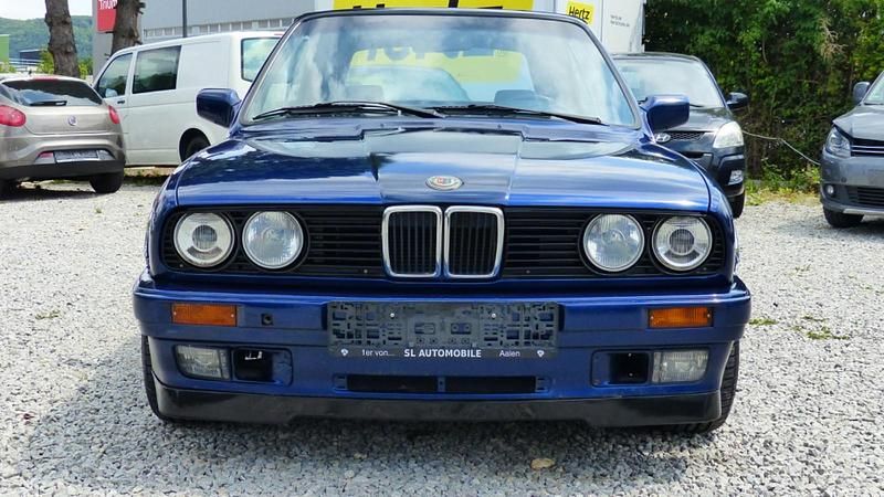 Gebraucht BMW 318 Cabriolet Basis 113 PS (83 kW) 1992 Blau Cabrio