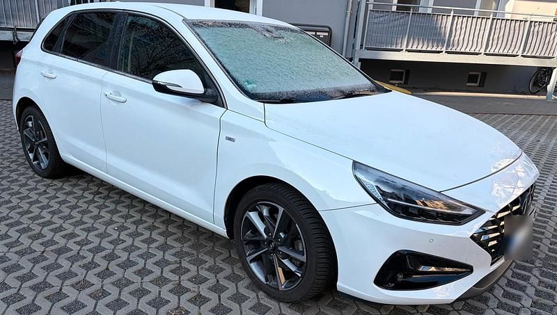 Gebraucht Hyundai i30 160 PS (117 kW) 2022 Weiß Limousine
