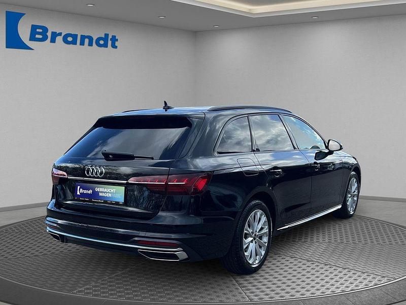 Gebraucht Audi A4 Advanced 163 PS (119 kW) 2023 Brillantschwarz Kombi