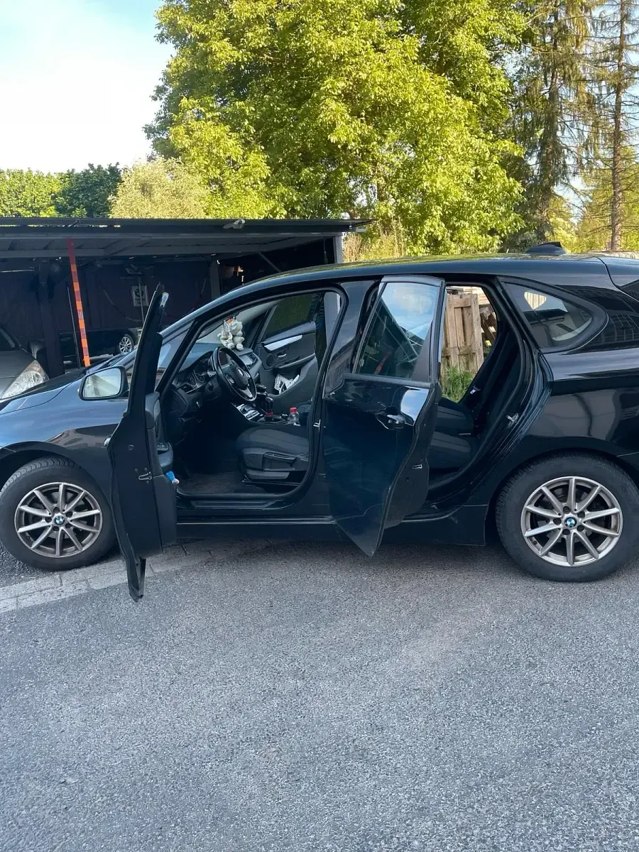 Gebraucht BMW 214 95 PS (69 kW) 2016 Schwarz SUV