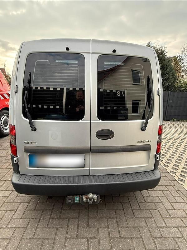 Gebraucht Opel Combo 87 PS (63 kW) 2002 Silber Van / Kleinbus