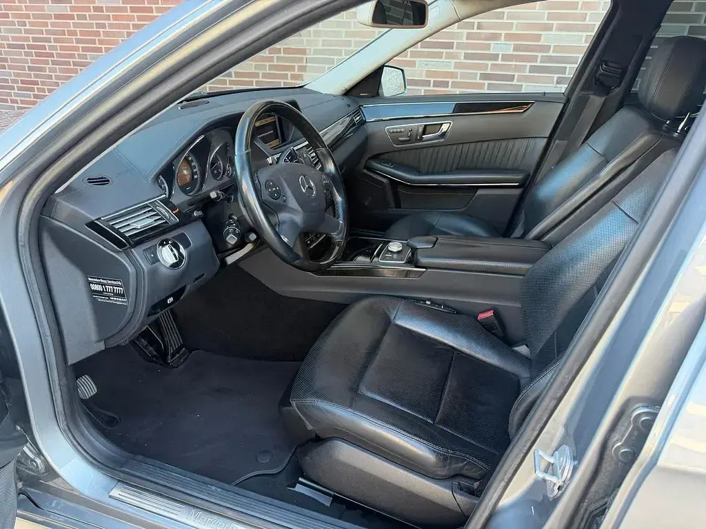 Gebraucht Mercedes E350 Avantgarde 260 PS (191 kW) 2010 Grau Limousine