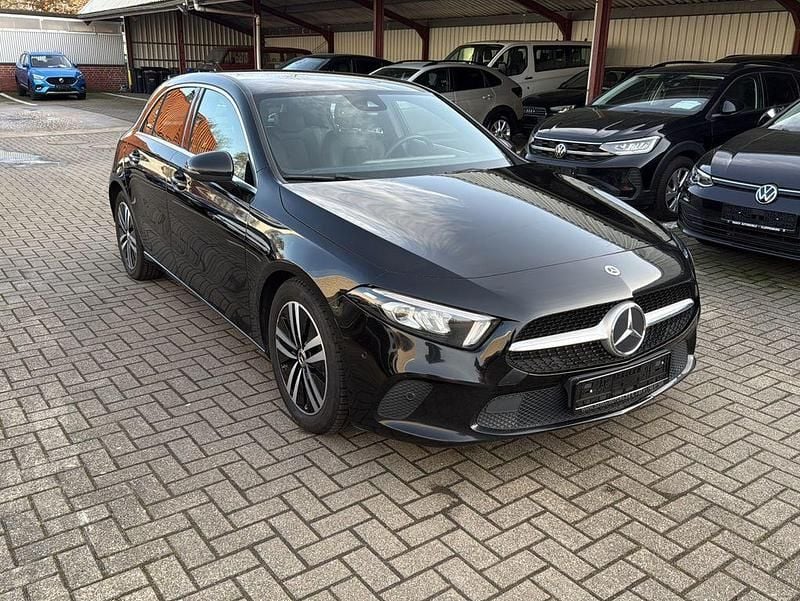 Gebraucht Mercedes A200 150 PS (110 kW) 2023 Schwarz Limousine