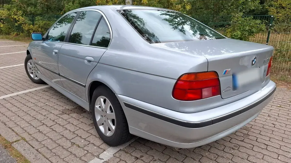 Gebraucht BMW 528 193 PS (141 kW) 1997 Silber Limousine