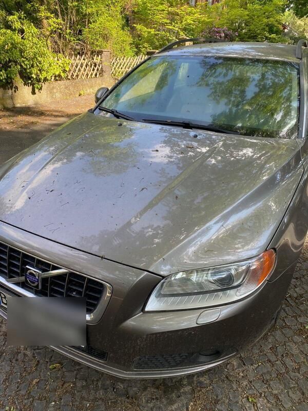 Braun Gebraucht 2008 Volvo V70 Momentum Kombi | 3.950 € (Etwas zu teuer) - Bild 1/4