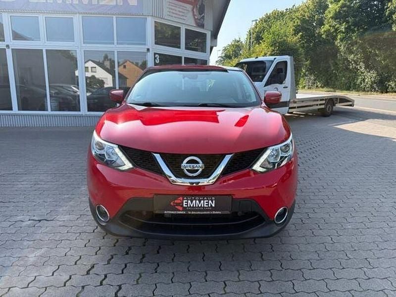 Rot Gebraucht 2015 Nissan Qashqai Acenta SUV | 11.990 € (Fairer Preis) - Bild 1/4