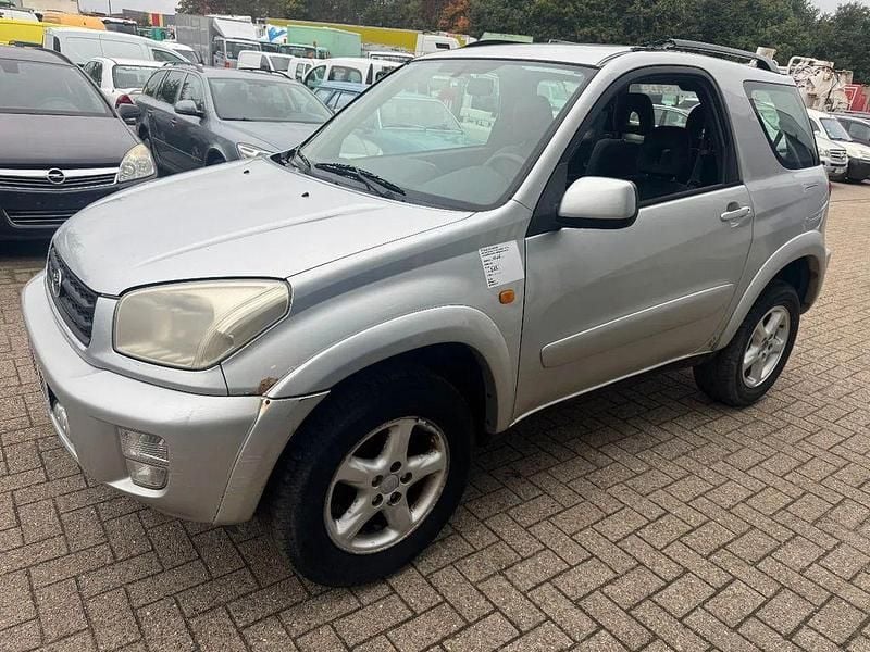 Silber Gebraucht 2001 Toyota RAV4 SUV | 2.900 € (Etwas zu teuer) - Bild 1/4