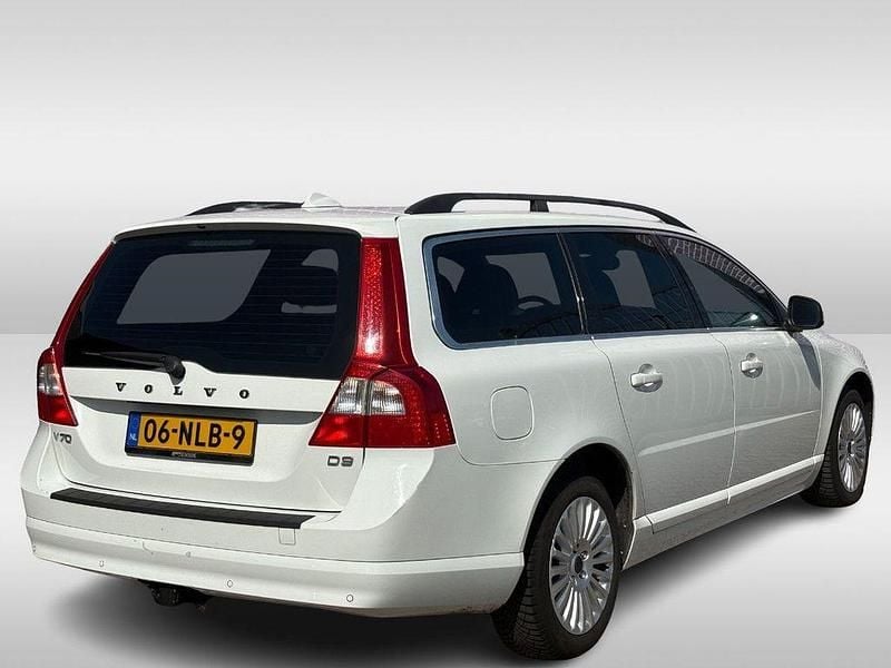 Gebraucht Volvo V70 Momentum 165 PS (121 kW) 2010 Weiß Kombi