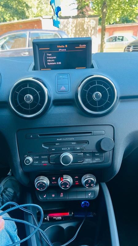 Schwarz Gebraucht 2013 Audi A1 Sport Kleinwagen | 6.800 € (Guter Preis) - Bild 1/4