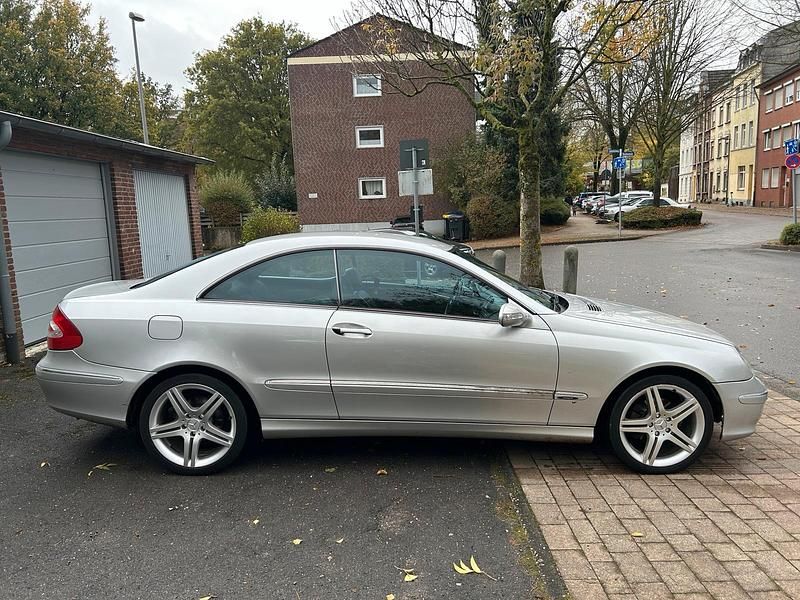Gebraucht Mercedes CLK200 163 PS (119 kW) 2004 Silber Coupé