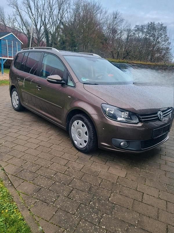 Gebraucht VW Touran 105 PS (77 kW) 2014 Braun Van / Kleinbus