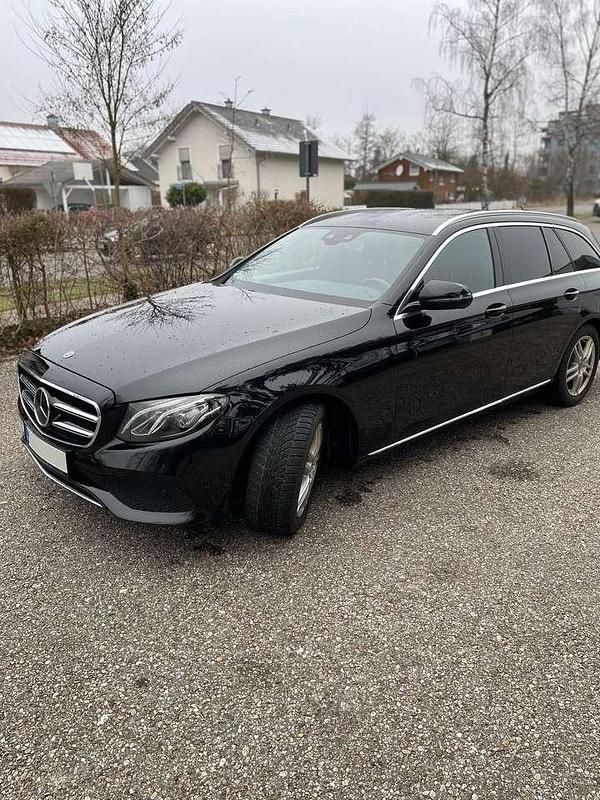 Gebraucht 2019 Mercedes E220 Kombi | 22.900 € (Guter Preis) - Bild 1/4