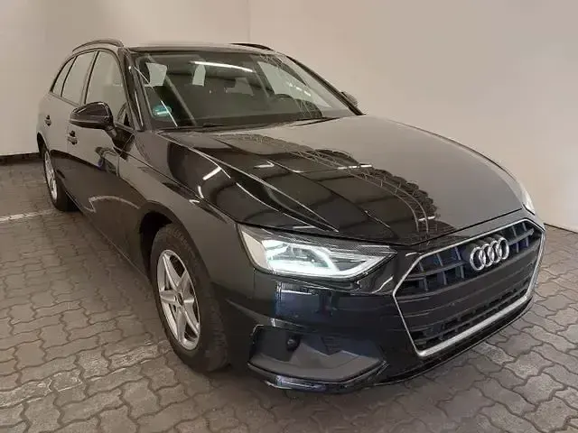 Gebraucht Audi A4 Ambiente 163 PS (119 kW) 2023 Brillantschwarz Kombi
