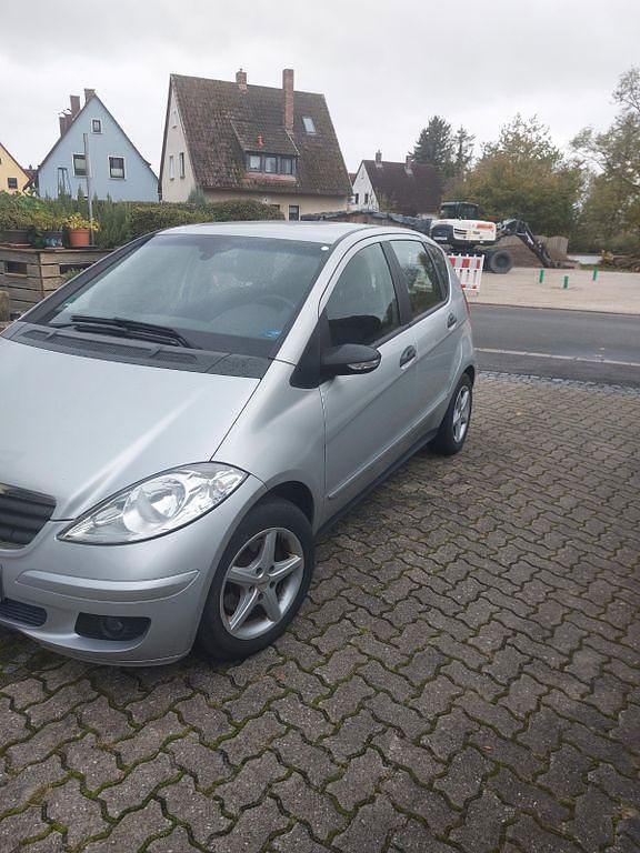 Silber Gebraucht 2006 Mercedes A150 Avantgarde Van / Kleinbus | 2.150 € (Fairer Preis) - Bild 1/4