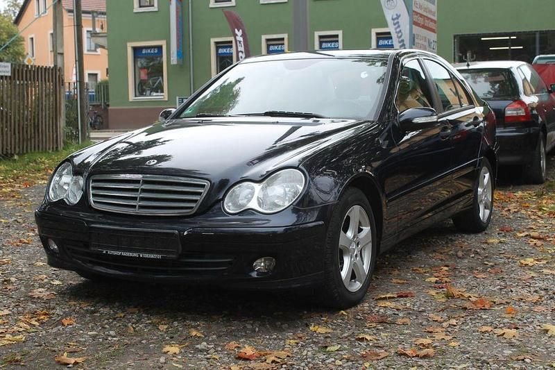 Blau Gebraucht 2006 Mercedes C200 Classic Limousine | 2.550 € (Guter Preis) - Bild 1/4