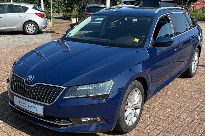 Gebraucht Skoda Superb Style 150 PS (110 kW) 2016 Blau Kombi
