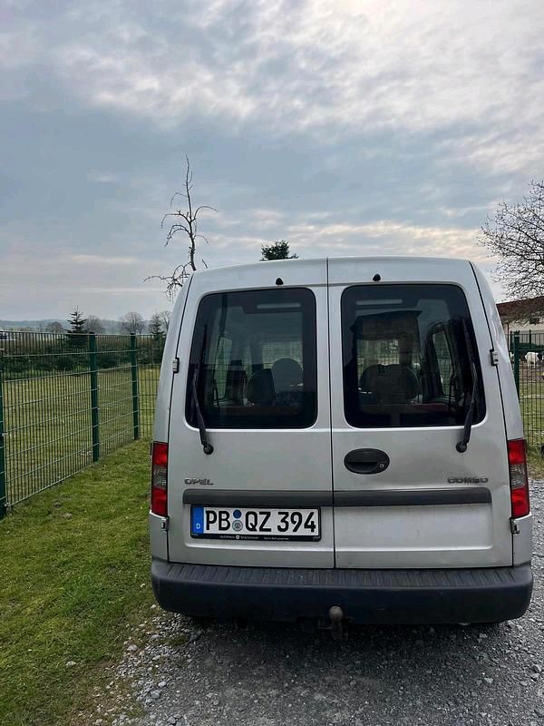 Gebraucht Opel Combo 90 PS (66 kW) 2002 Silber Van / Kleinbus