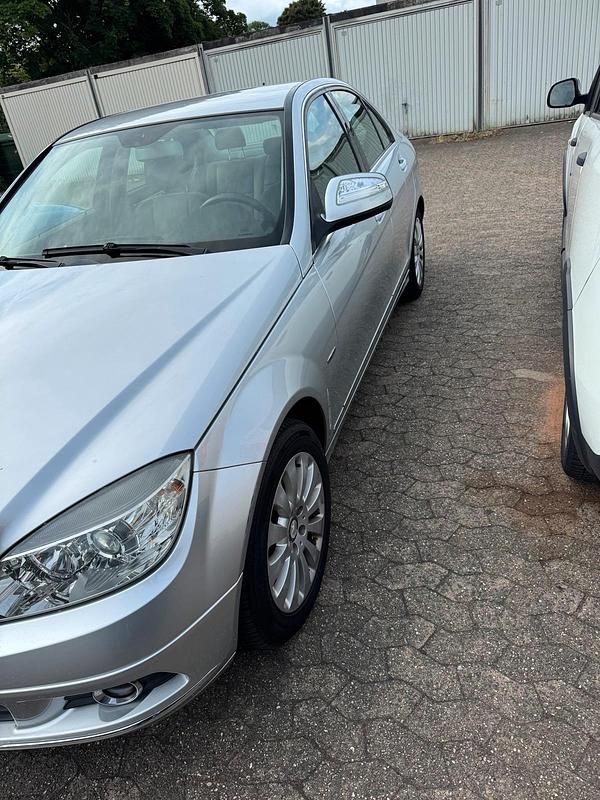 Gebraucht Mercedes C180 120 PS (88 kW) 2007 Silber Limousine