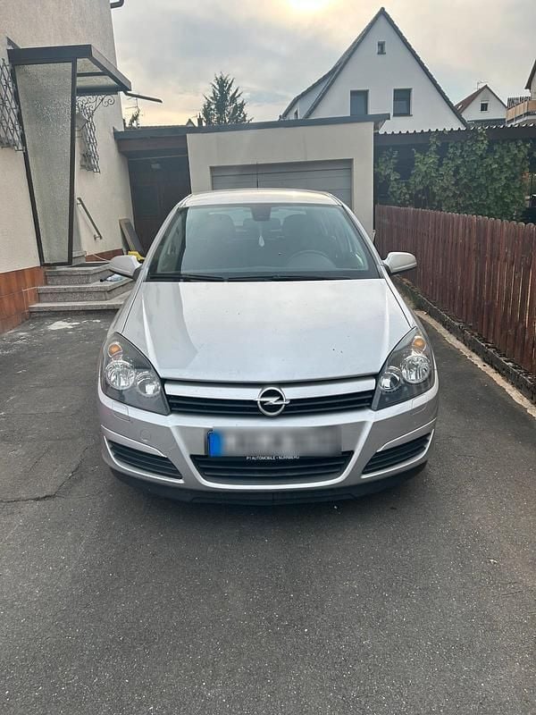 Silber Gebraucht 2011 Opel Astra Kleinwagen | 3.500 € (Guter Preis) - Bild 1/4