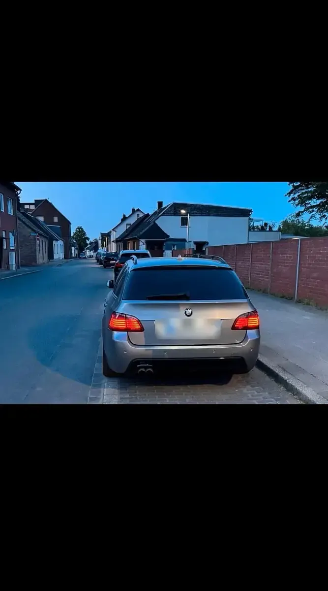 Gebraucht BMW 545 333 PS (244 kW) 2004 Grau Kombi