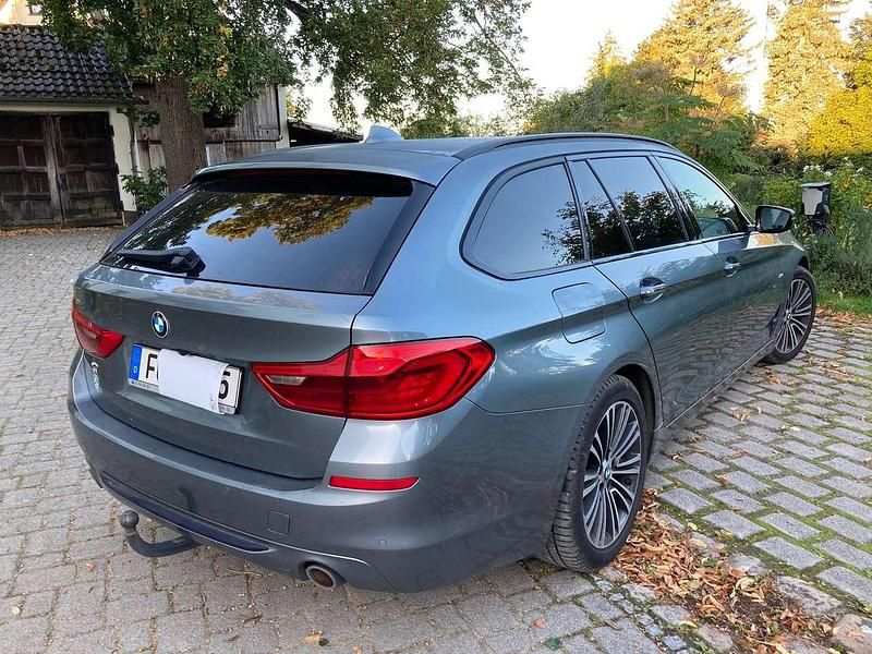 Gebraucht BMW 530 265 PS (194 kW) 2018 Grau Kombi