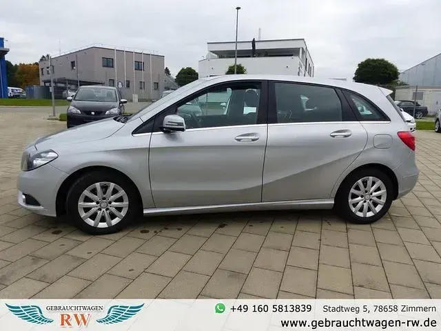 Gebraucht Mercedes B180 109 PS (80 kW) 2012 Silber Kleinwagen