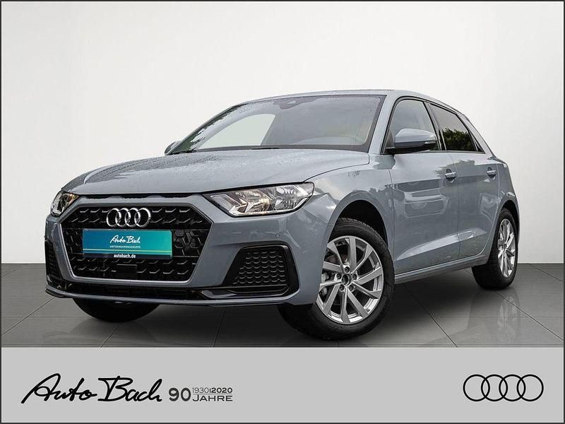 Weiß (cortinaweiß) Neu 2025 Audi A1 Sportback Advanced Plus Kleinwagen | 26.840 € (Guter Preis) - Bild 1/4