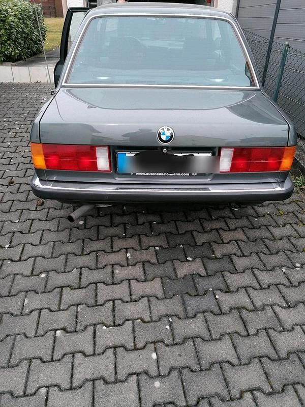 Grau Gebraucht 1985 BMW 325 Coupé | 16.900 € - Bild 1/4