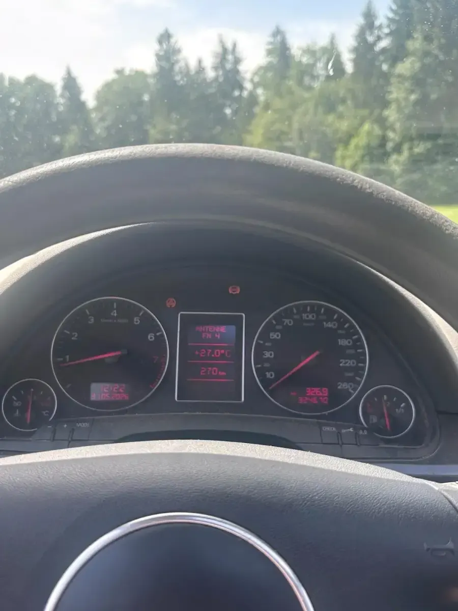 Gebraucht Audi A4 163 PS (119 kW) 2003 Grau Kombi